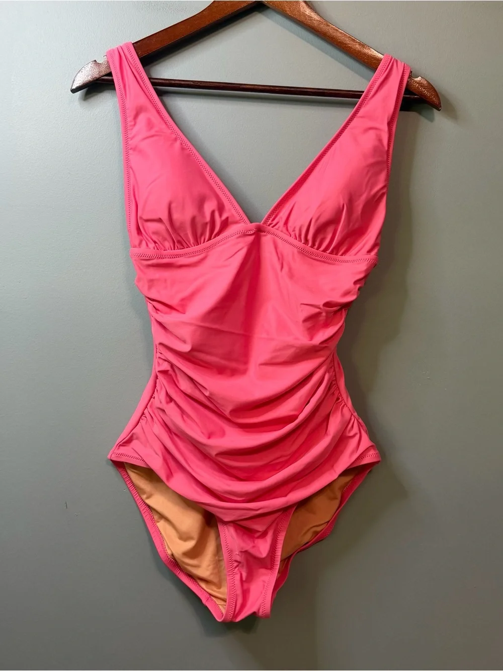 J.Crew Ruched V Neck One Piece Swimsuit in Pink. Women’s 4